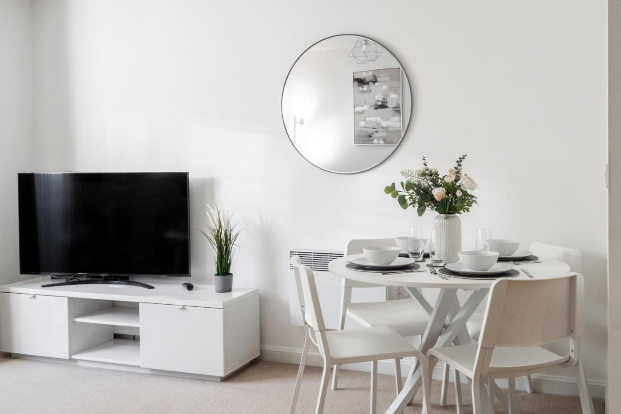 Lovely Modern 2 Bed City Centre Apartment With Free Parking - Double Or Twin Beds Available Wolverhampton Zewnętrze zdjęcie