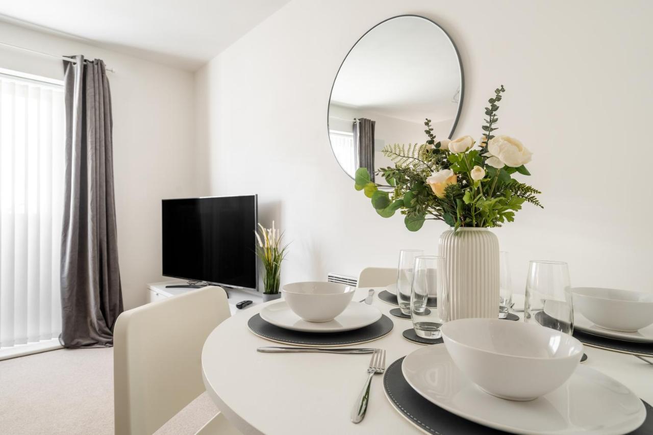 Lovely Modern 2 Bed City Centre Apartment With Free Parking - Double Or Twin Beds Available Wolverhampton Zewnętrze zdjęcie