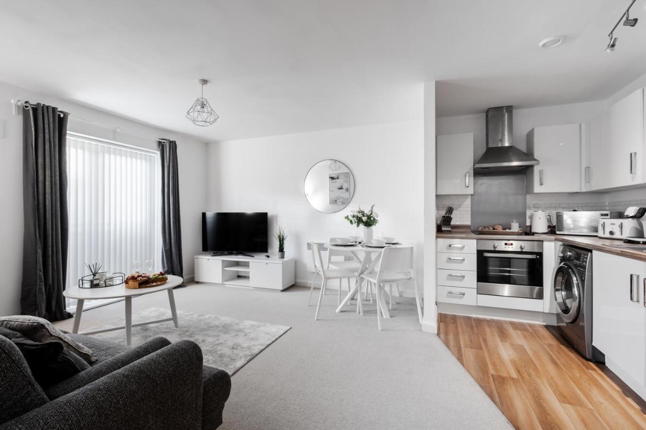 Lovely Modern 2 Bed City Centre Apartment With Free Parking - Double Or Twin Beds Available Wolverhampton Zewnętrze zdjęcie